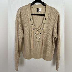 H&M DIVIDED Beige long/sleeve sweater, wide neck, Sz L